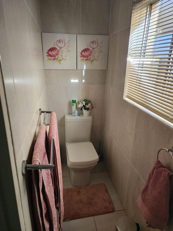 Villa Rose Cottages Блумфонтейн Экстерьер фото
