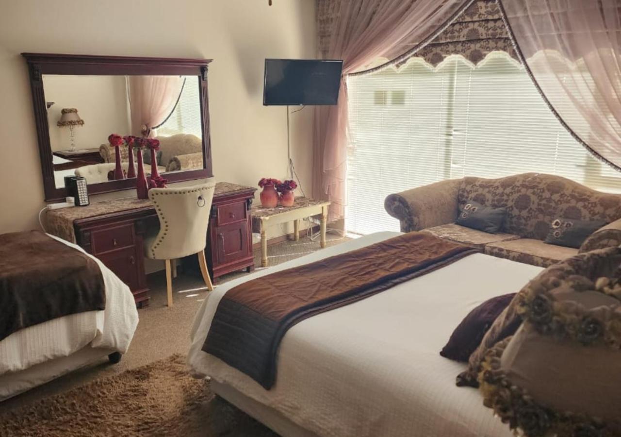 Villa Rose Cottages Блумфонтейн Экстерьер фото