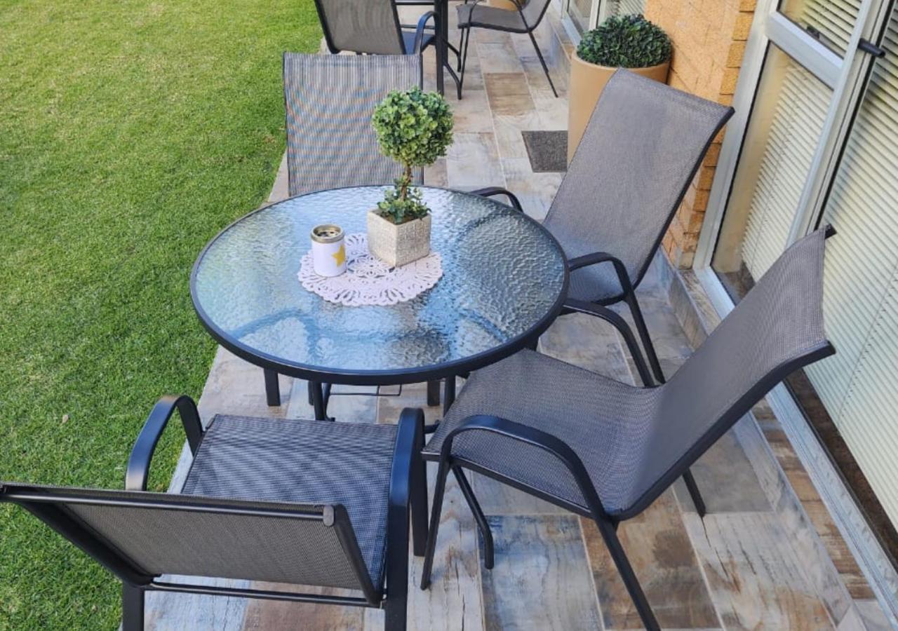 Villa Rose Cottages Блумфонтейн Экстерьер фото