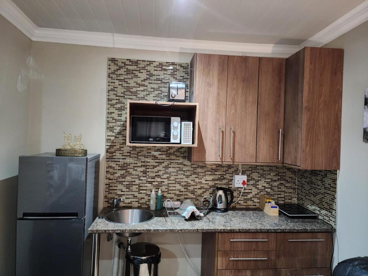 Villa Rose Cottages Блумфонтейн Экстерьер фото