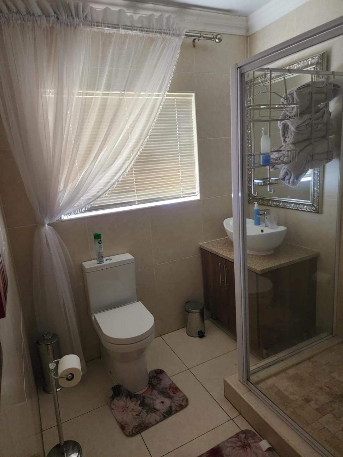 Villa Rose Cottages Блумфонтейн Номер фото